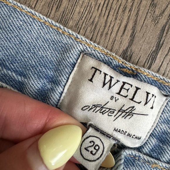 Anthropologie Twelve OnTwelfth Straight Leg Distressed Jeans- 28 - Picture 3 of 5